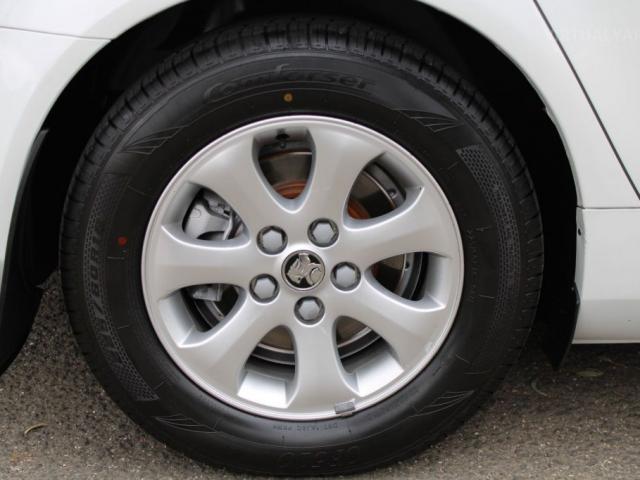 HOLDEN COMMODORE OMEGA VE II MY12.5
