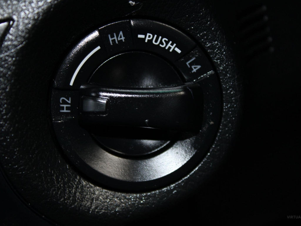 TOYOTA HILUX SR5 (4X4) GUN126R