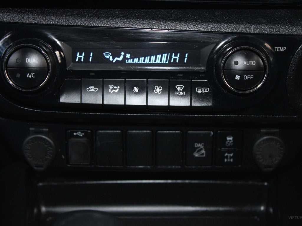 TOYOTA HILUX SR5 (4X4) GUN126R