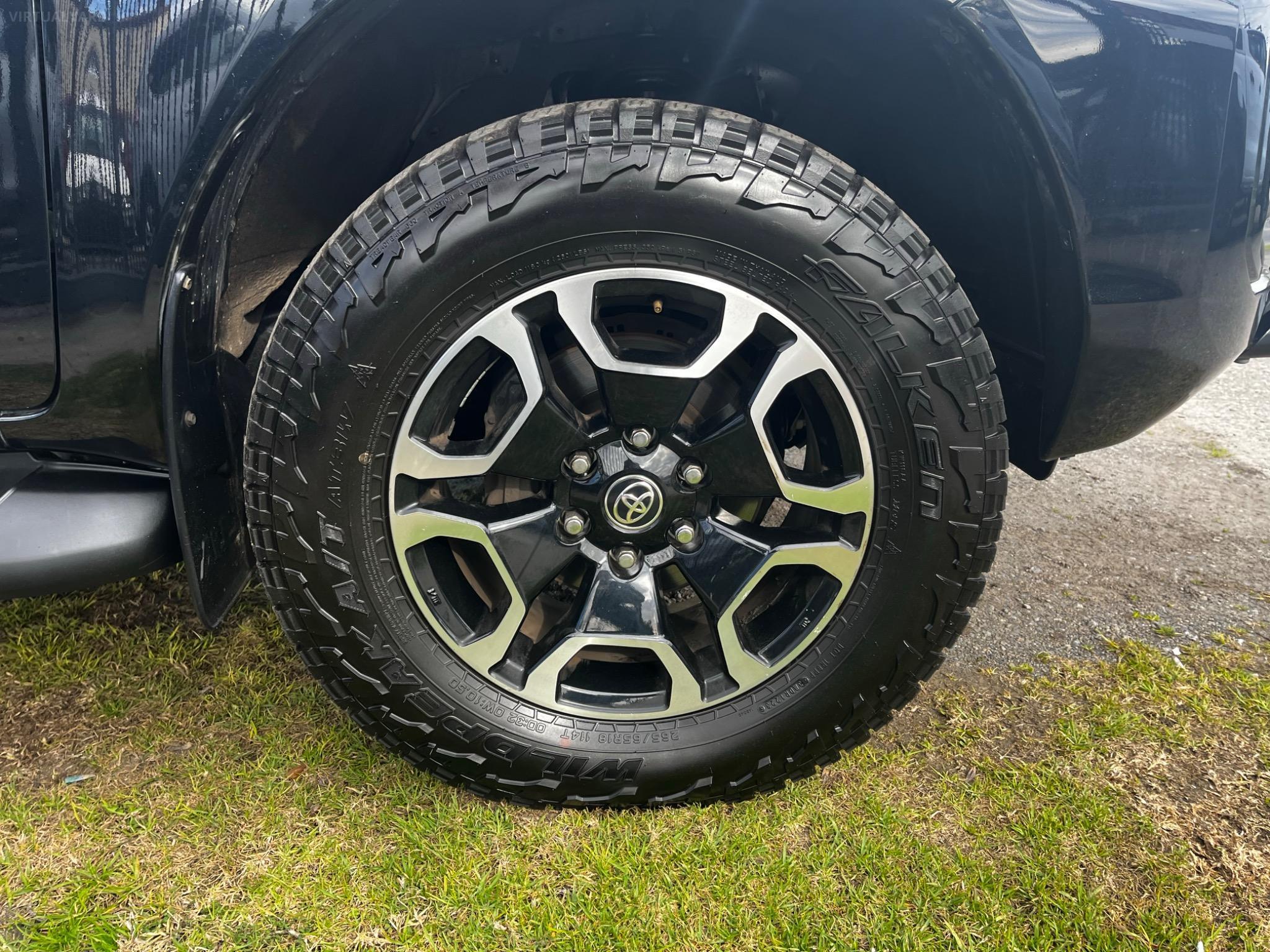 TOYOTA HILUX SR5 (4X4) GUN126R
