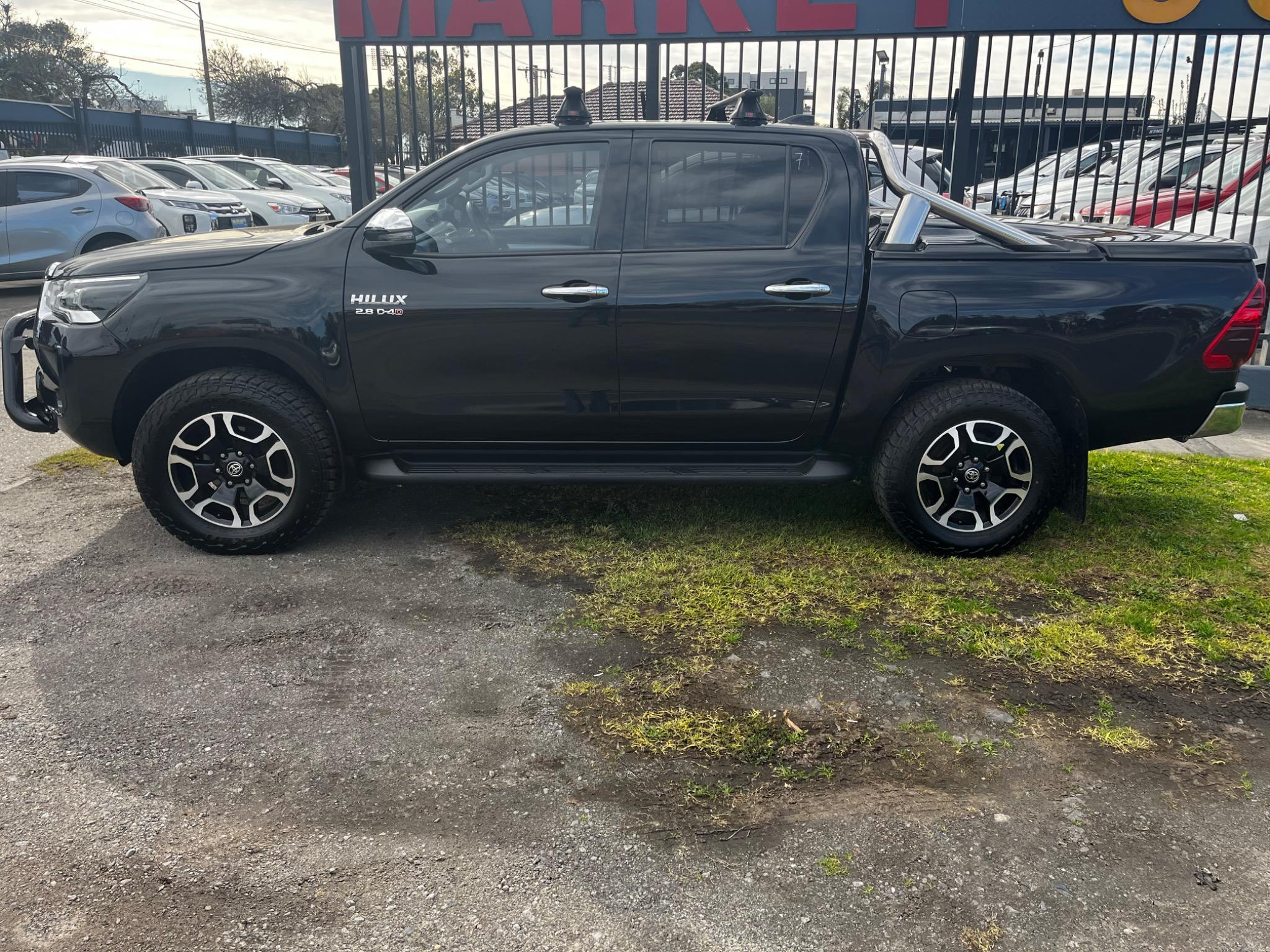 TOYOTA HILUX SR5 (4X4) GUN126R