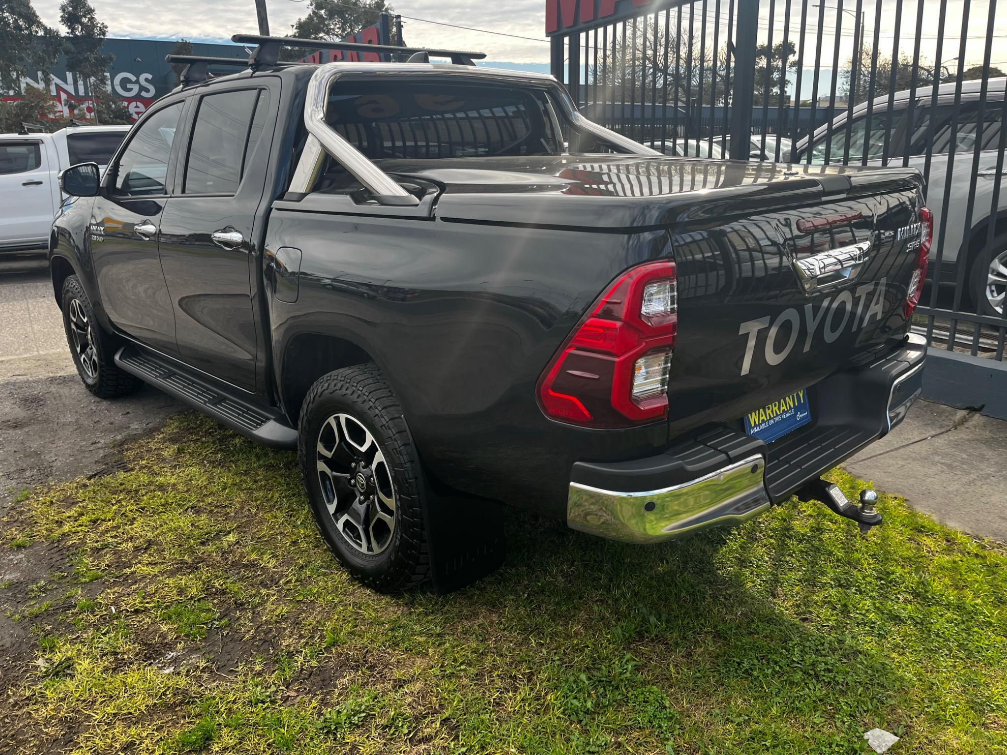 TOYOTA HILUX SR5 (4X4) GUN126R