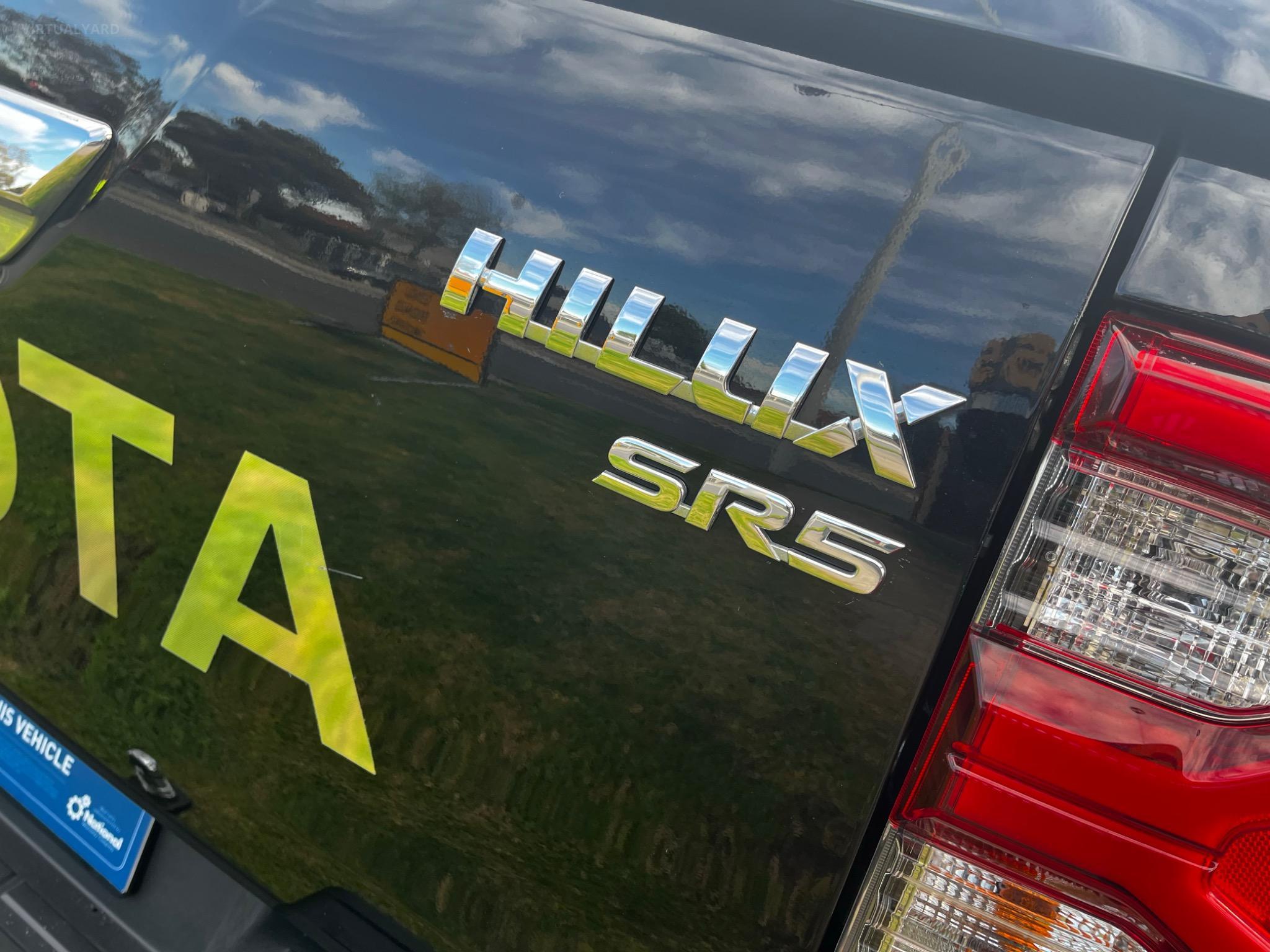 TOYOTA HILUX SR5 (4X4) GUN126R