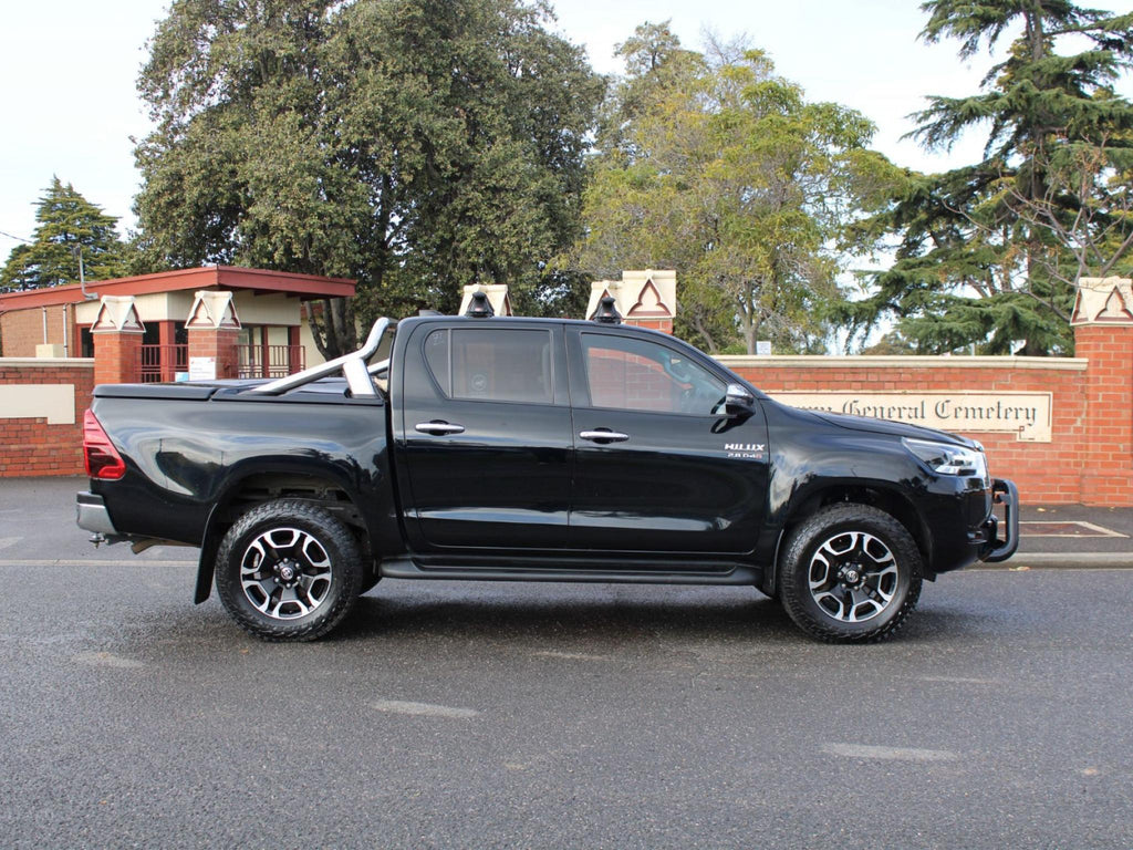 TOYOTA HILUX SR5 (4X4) GUN126R