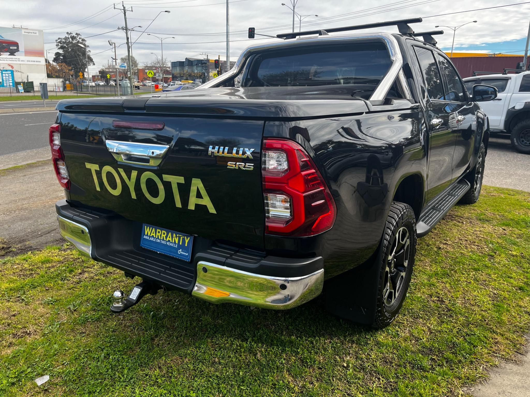 TOYOTA HILUX SR5 (4X4) GUN126R