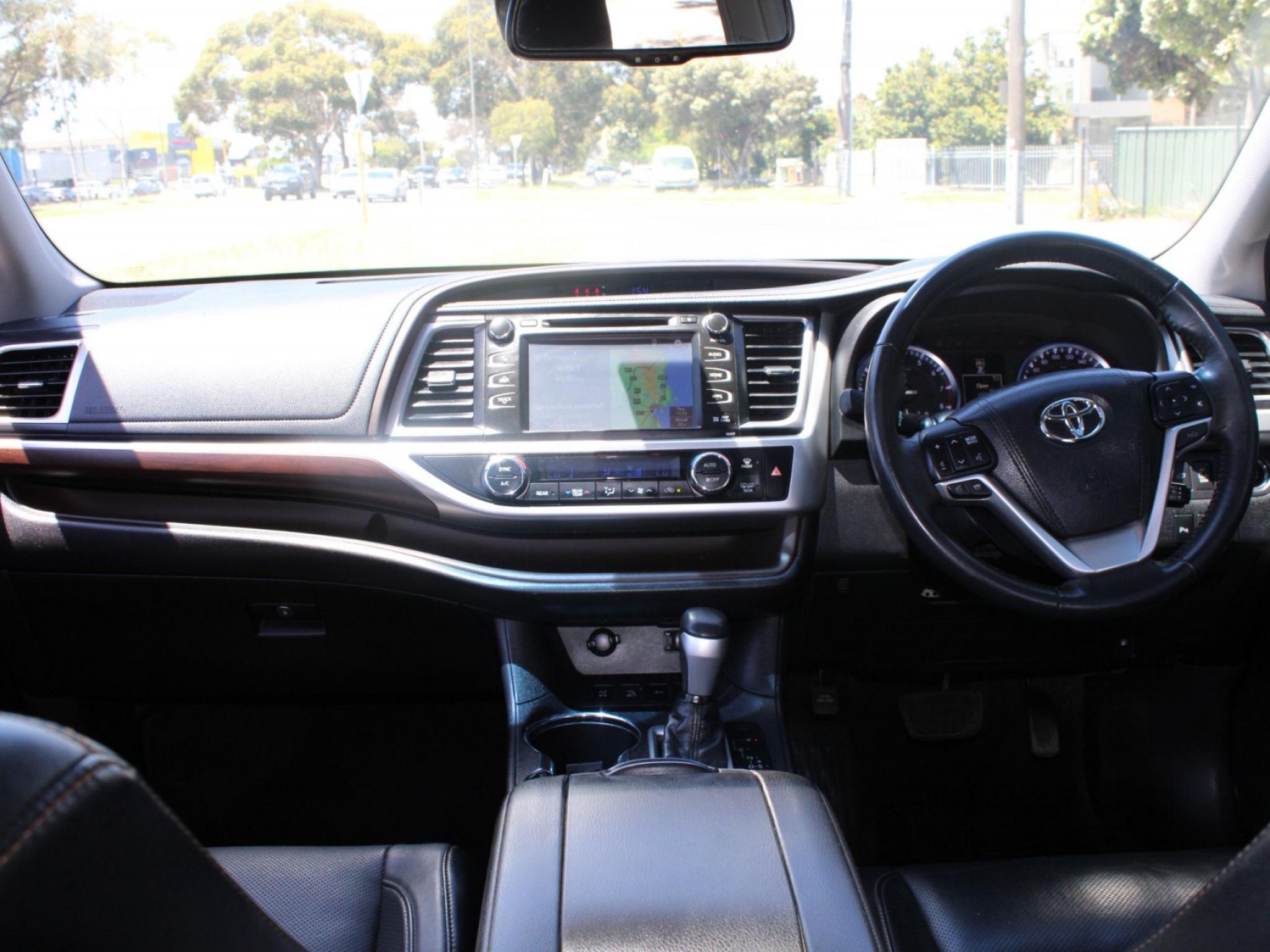 TOYOTA KLUGER GRANDE (4X4) GSU55R
