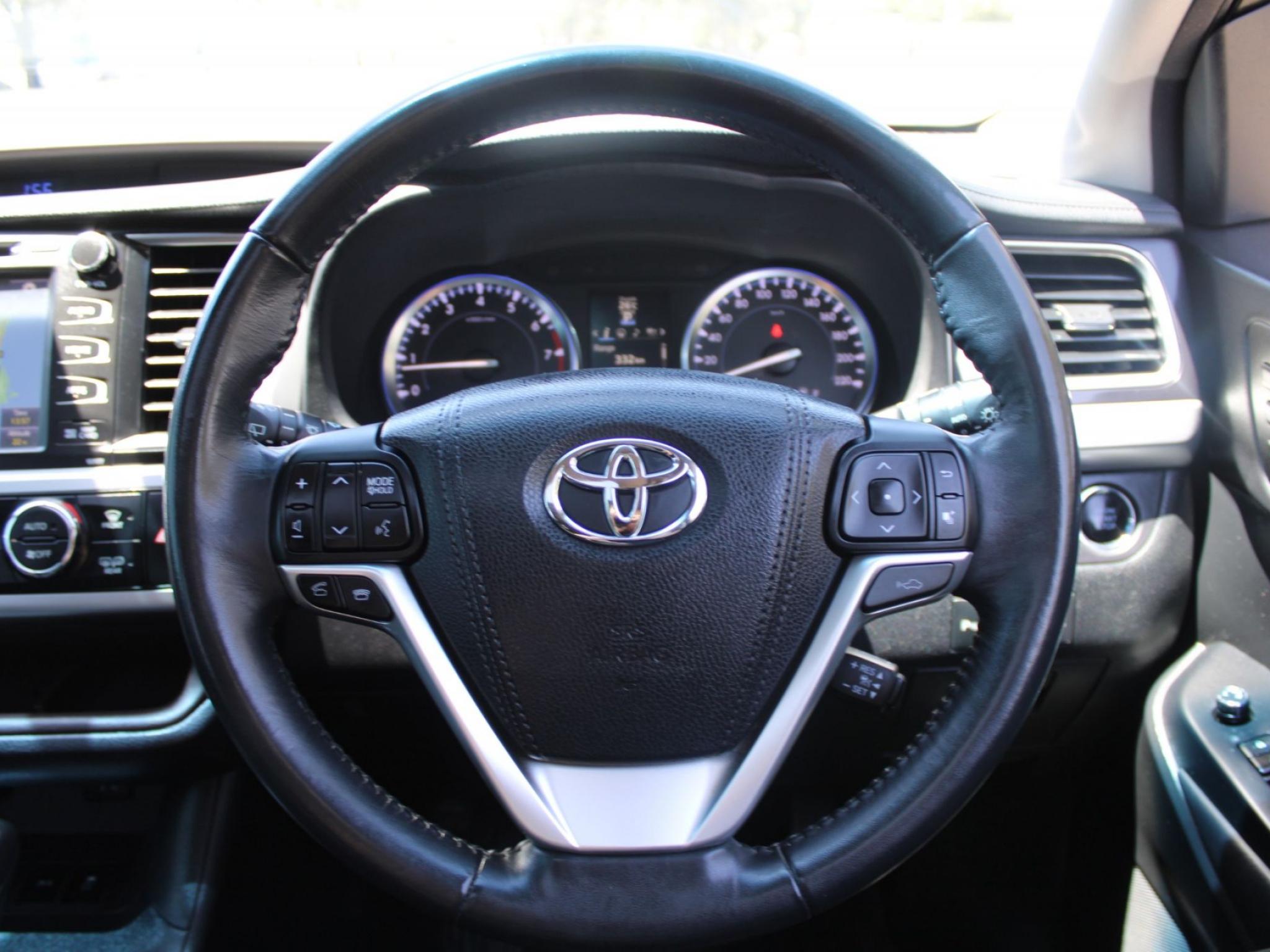 TOYOTA KLUGER GRANDE (4X4) GSU55R