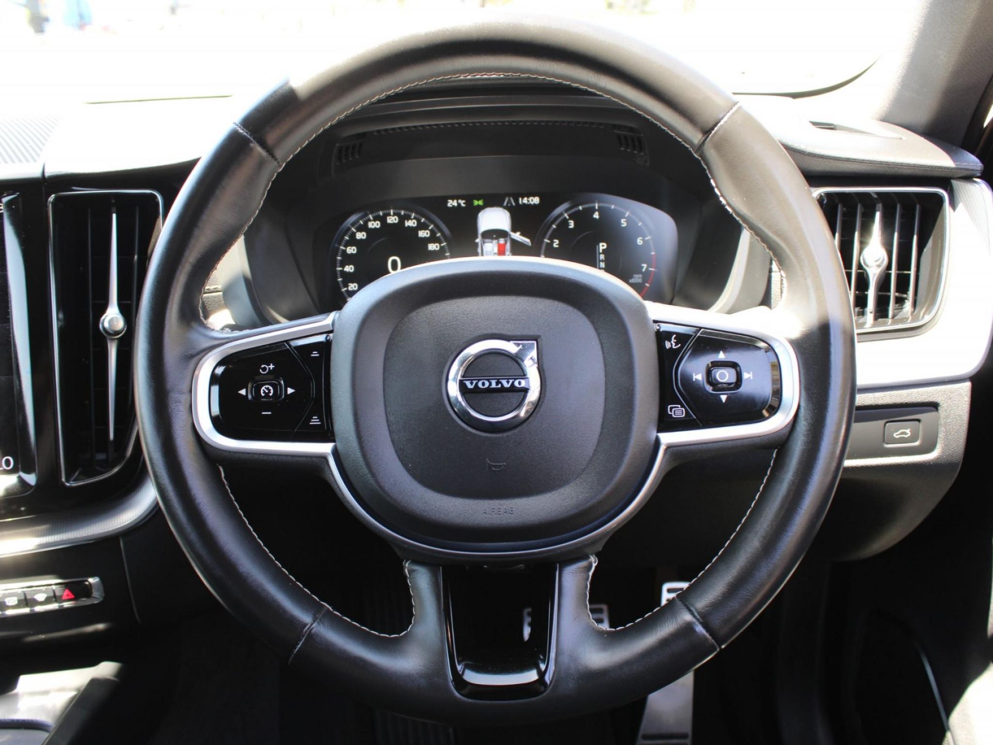 VOLVO XC60 T6 R-DESIGN (AWD) 246 MY20