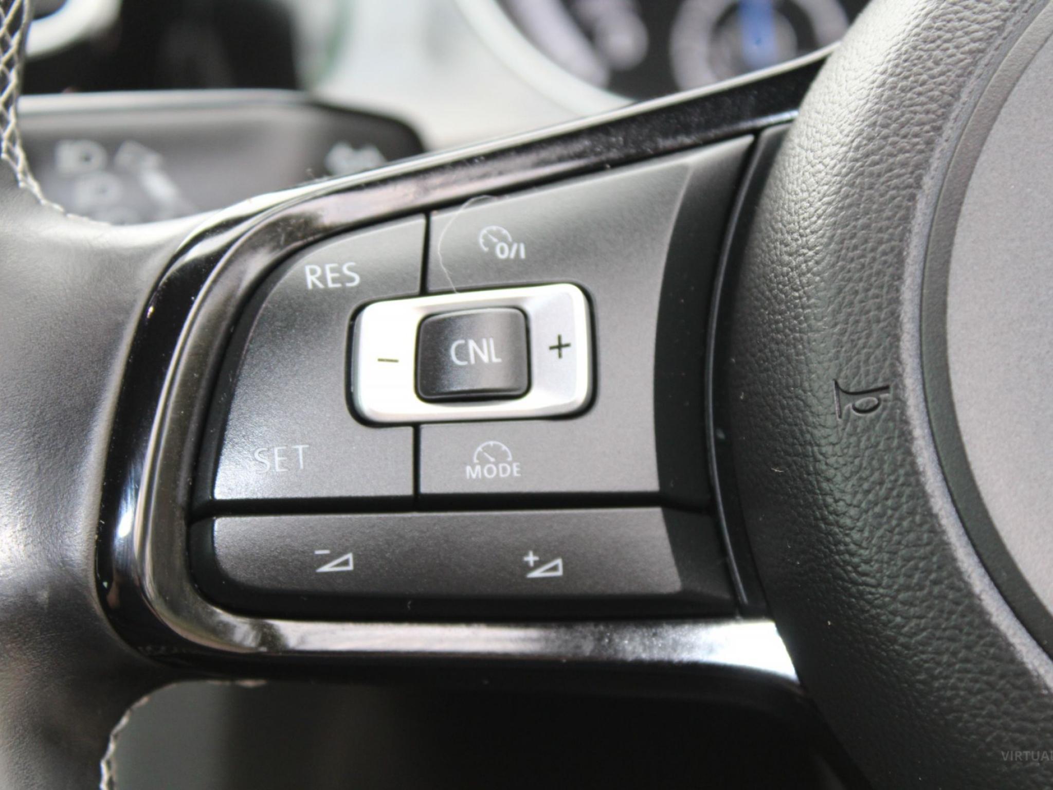 VOLKSWAGEN GOLF R AU MY16