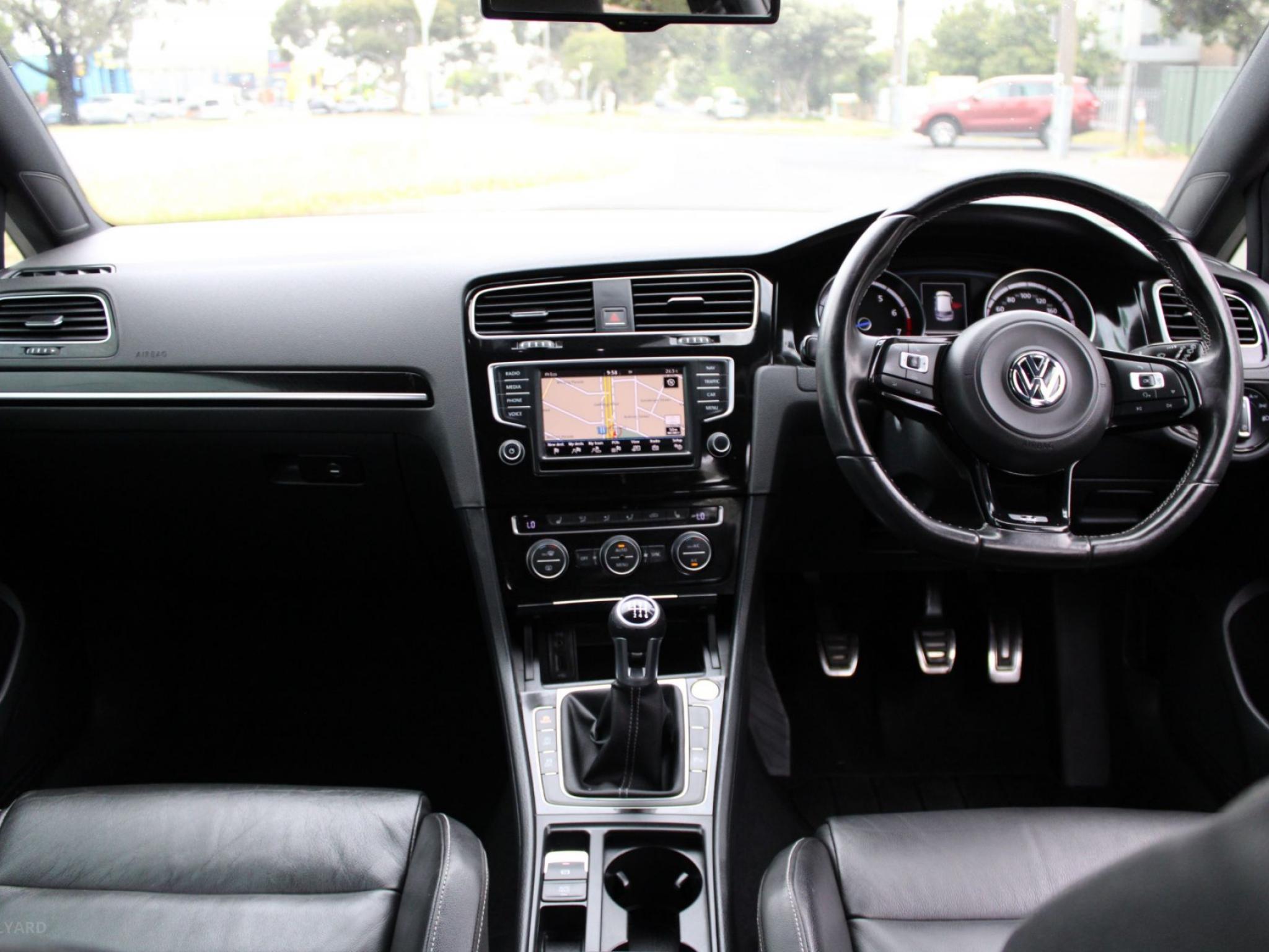 VOLKSWAGEN GOLF R AU MY16