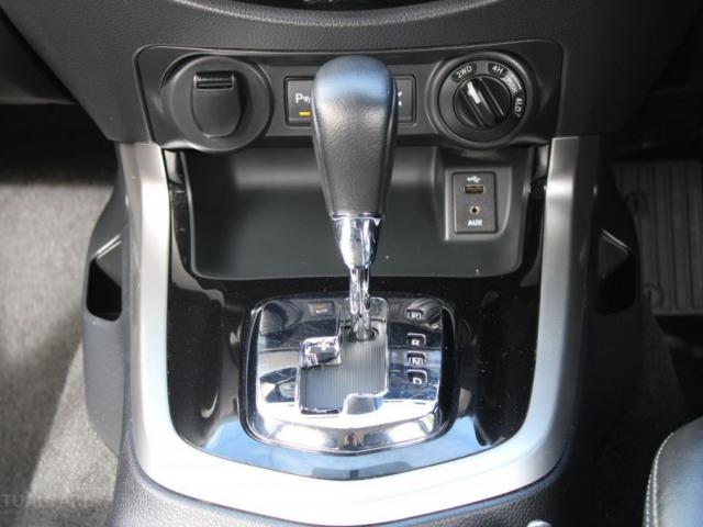 NISSAN NAVARA ST-X (4X4) D23 SERIES II