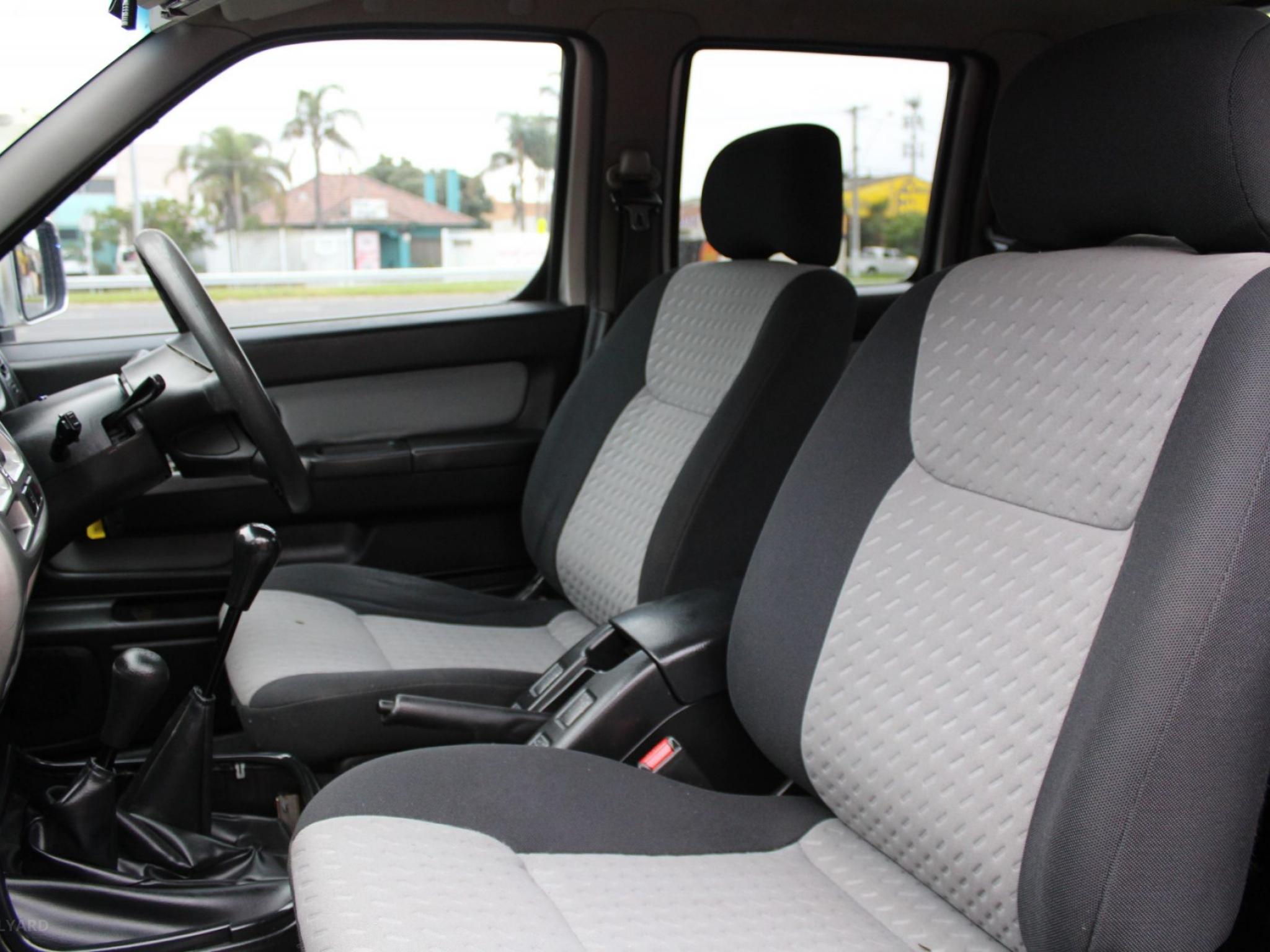 NISSAN NAVARA ST-R (4X4) D22 MY08
