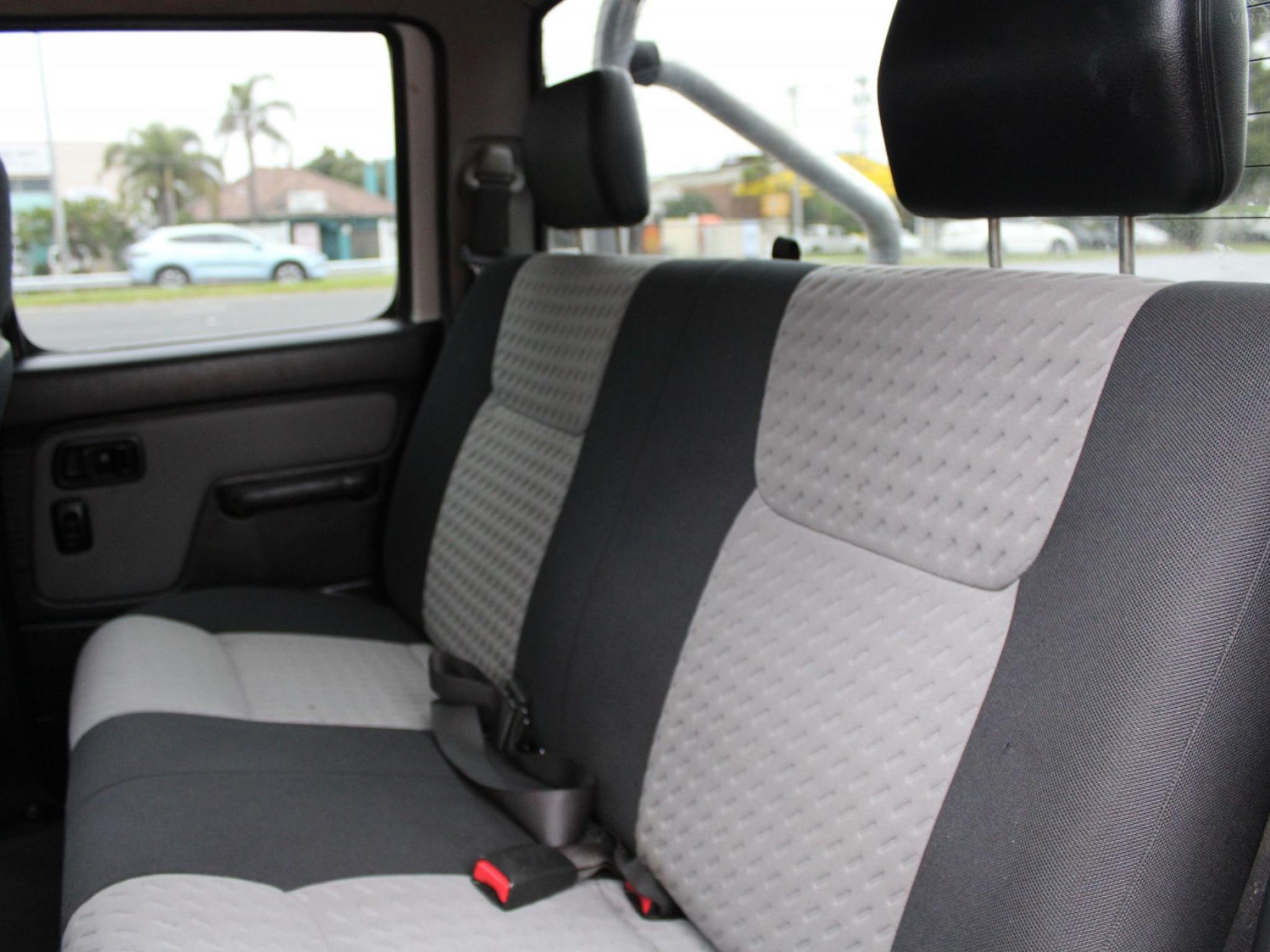 NISSAN NAVARA ST-R (4X4) D22 MY08