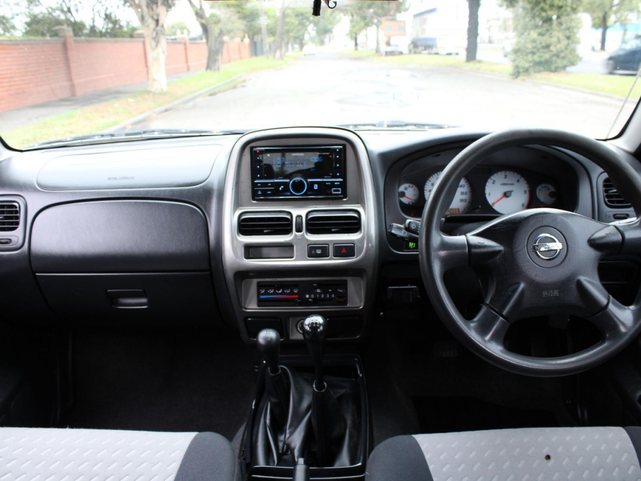 NISSAN NAVARA ST-R (4X4) D22 MY08